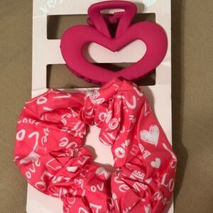 Pink Heart Clip & Love Print Scrunchie Set